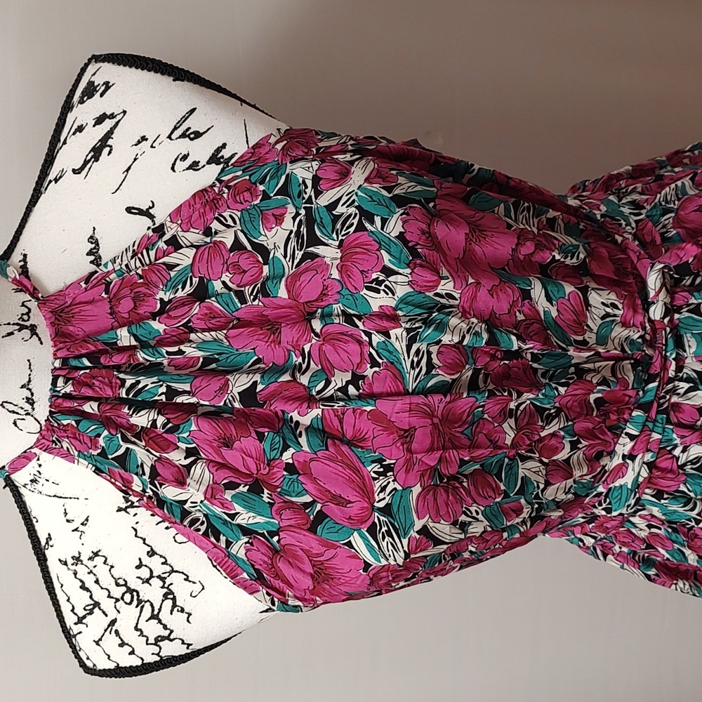 Ditsy Floral Halter Ruffles Above Knee Dress - Picture 3 of 5